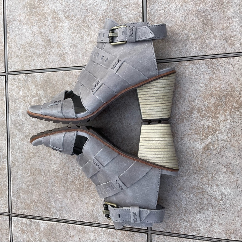 Sorel - Nadia Buckle Kettle - Picture 11 of 15